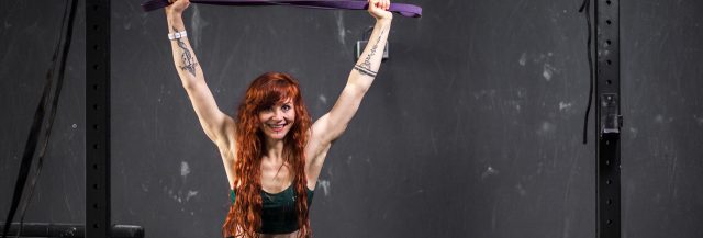 Paula Thomsen beim Training mit Widerstandsband - Resistance Band Exercises