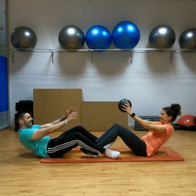 7 Ejercicios para entrenar en pareja. ¡Ponlos en práctica! Polar blog 7 Ejercicios para entrenar en pareja. ¡Ponlos en práctica! Polar blog