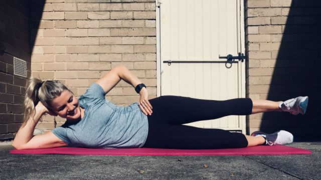 Levantamiento de pierna lateral: fortalecimiento de las caderas para correr